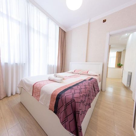 5 Apartment In One Boulding - Near Stadium バトゥーミ エクステリア 写真