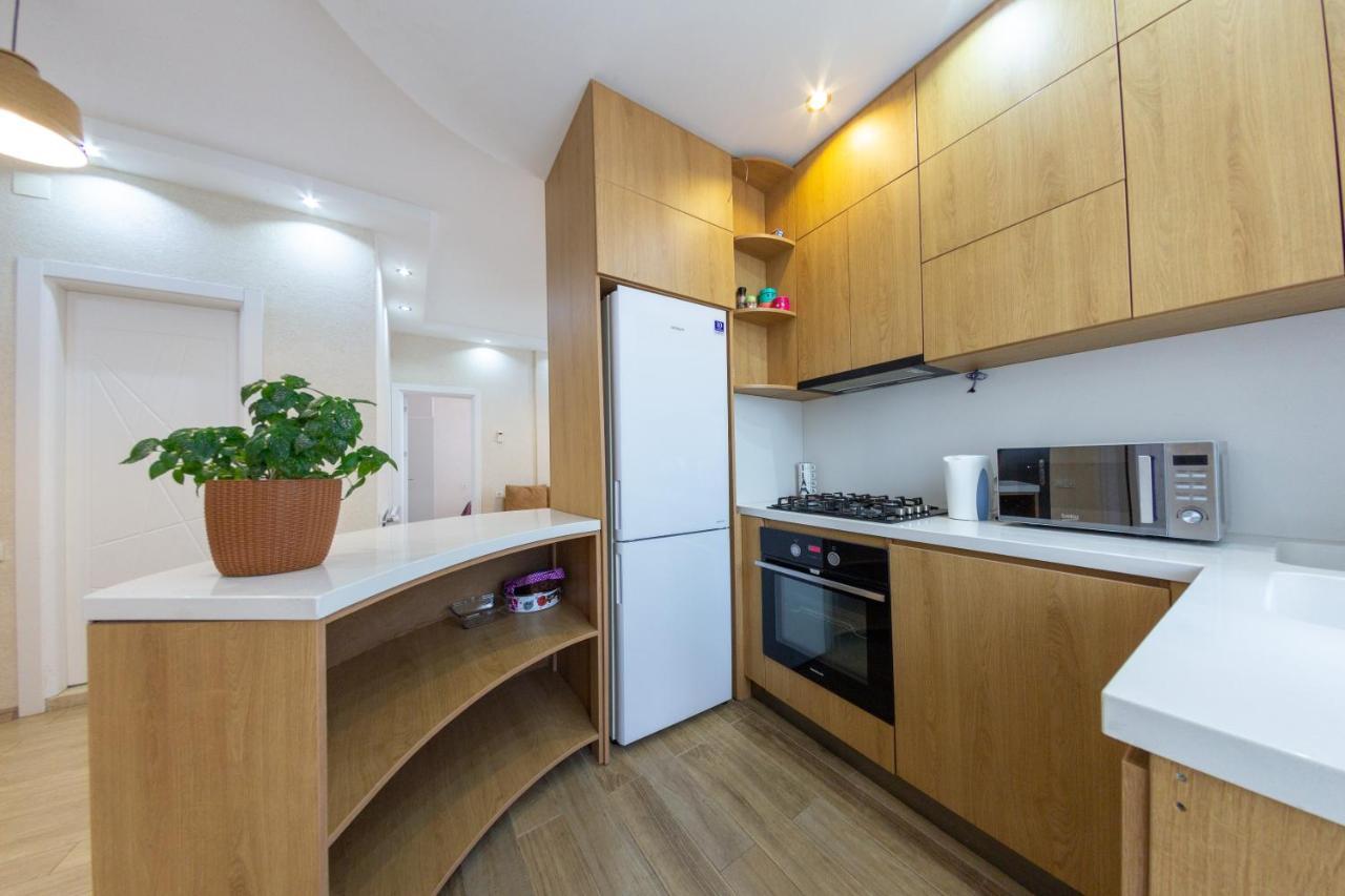 5 Apartment In One Boulding - Near Stadium バトゥーミ エクステリア 写真