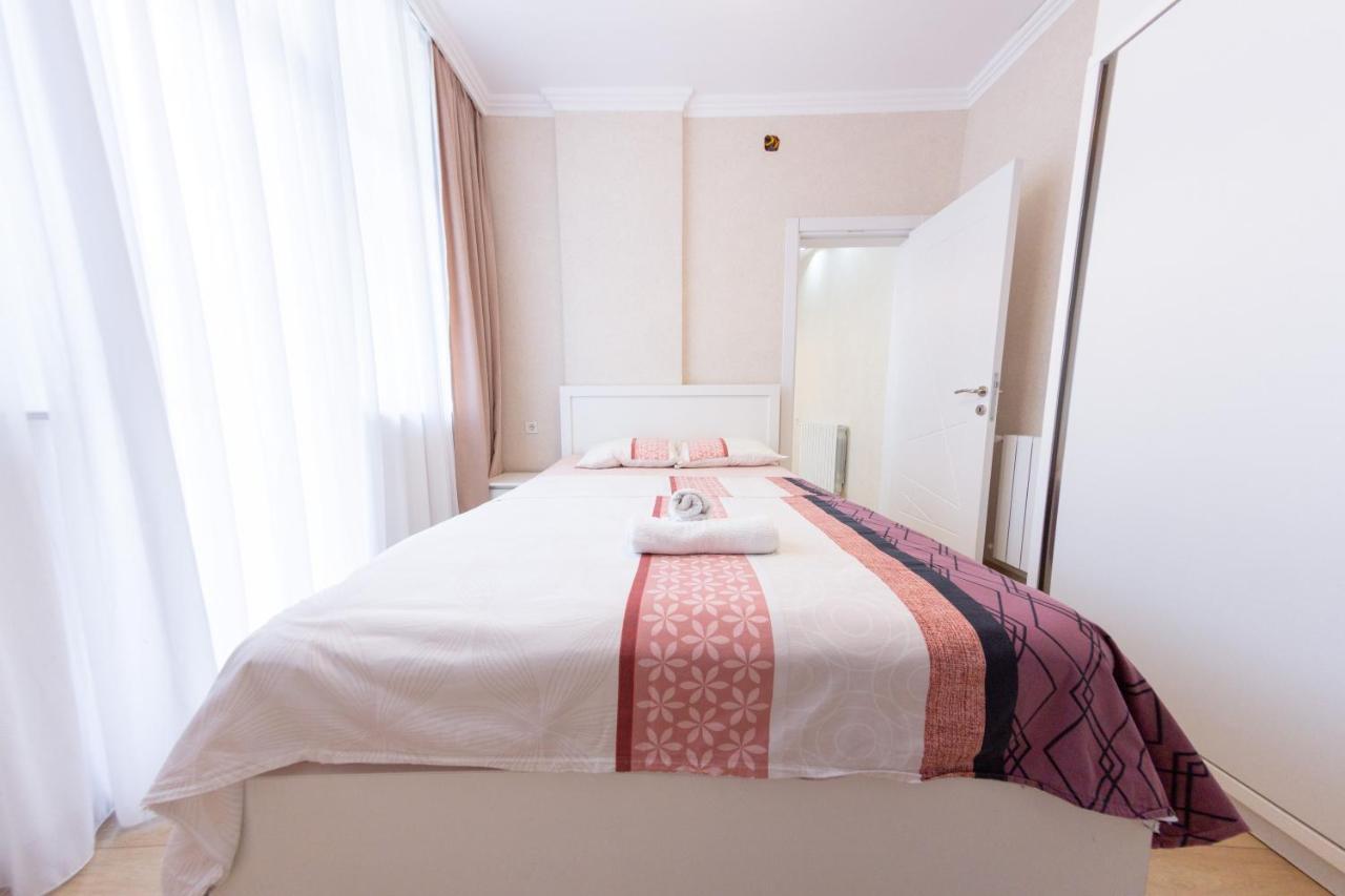 5 Apartment In One Boulding - Near Stadium バトゥーミ エクステリア 写真