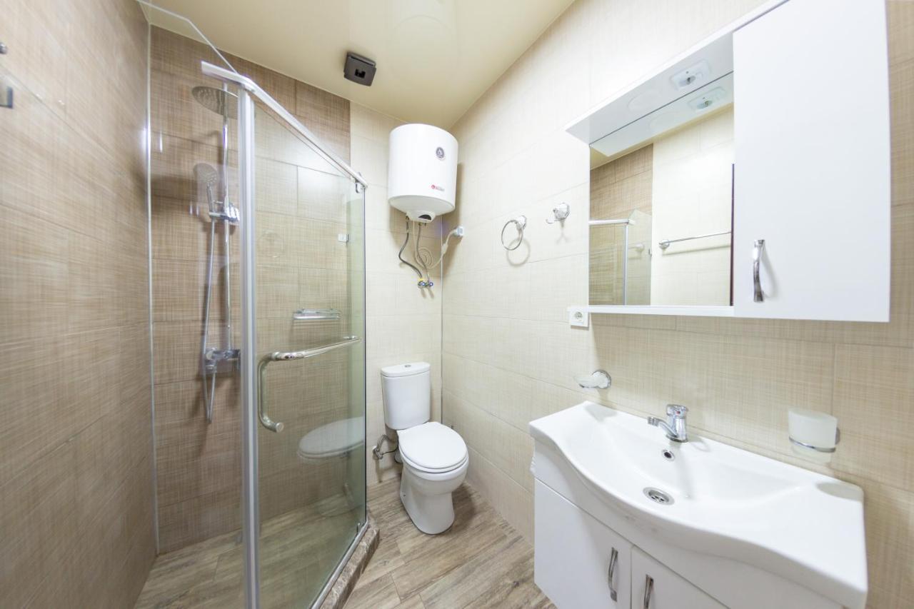 5 Apartment In One Boulding - Near Stadium バトゥーミ エクステリア 写真
